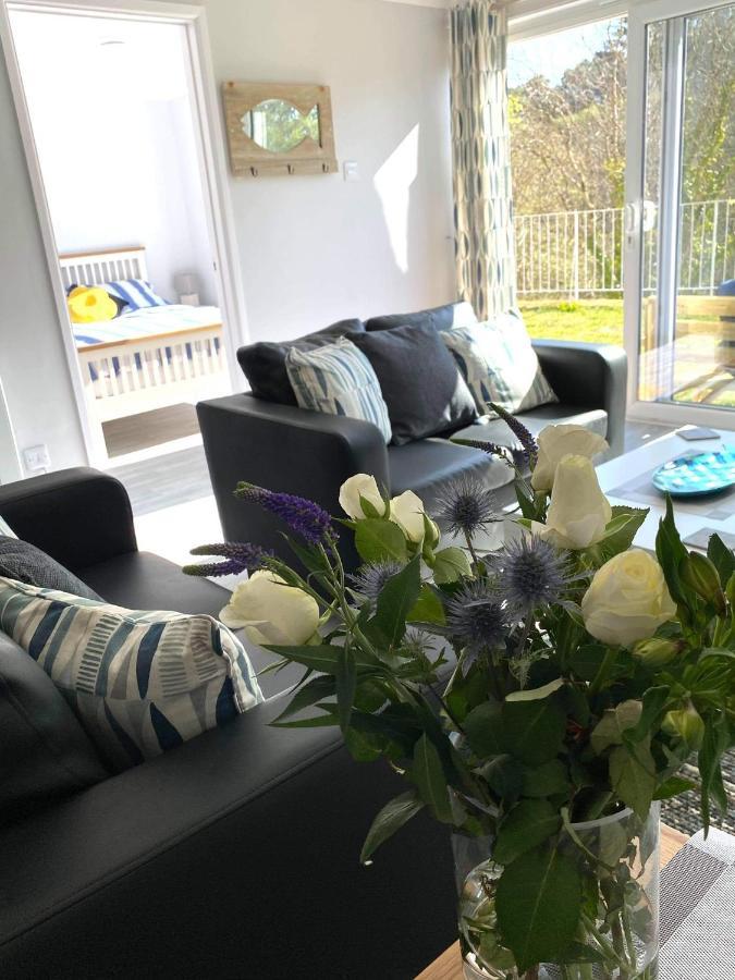 Captivating 2-Bed Villa In Millendreath Near Looe Bagian luar foto