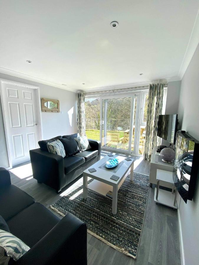 Captivating 2-Bed Villa In Millendreath Near Looe Bagian luar foto