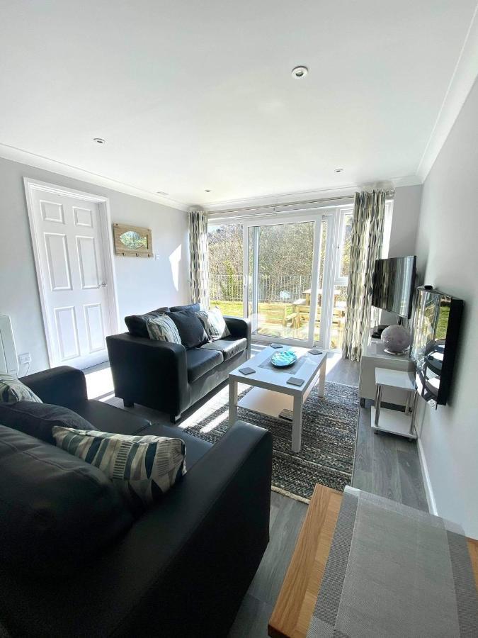 Captivating 2-Bed Villa In Millendreath Near Looe Bagian luar foto