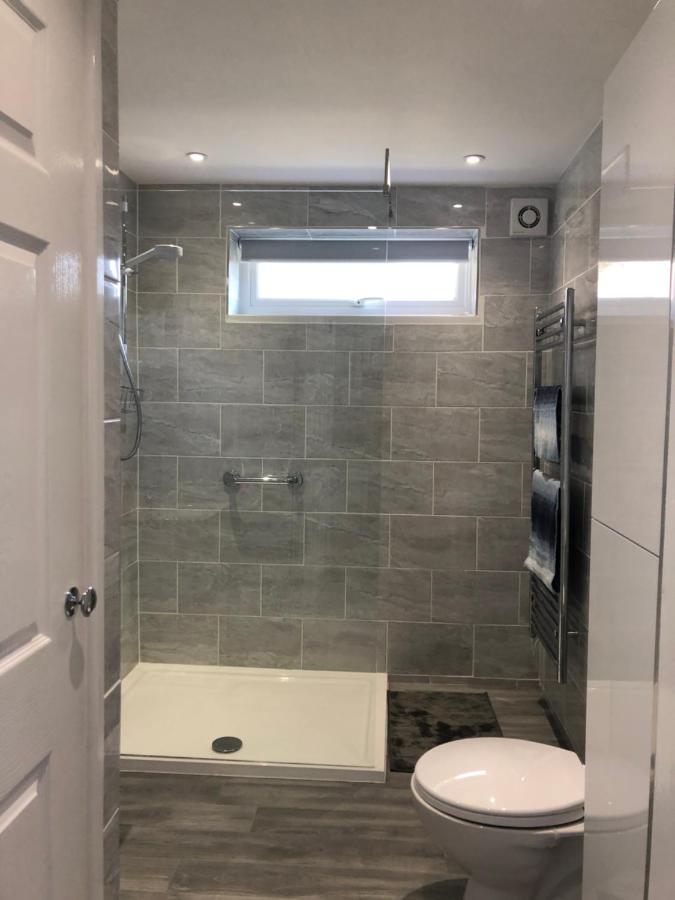 Captivating 2-Bed Villa In Millendreath Near Looe Bagian luar foto