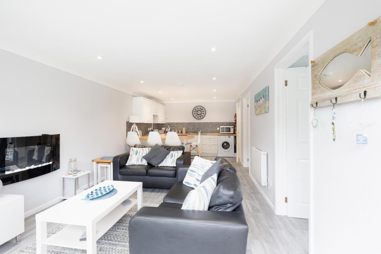 Captivating 2-Bed Villa In Millendreath Near Looe Bagian luar foto