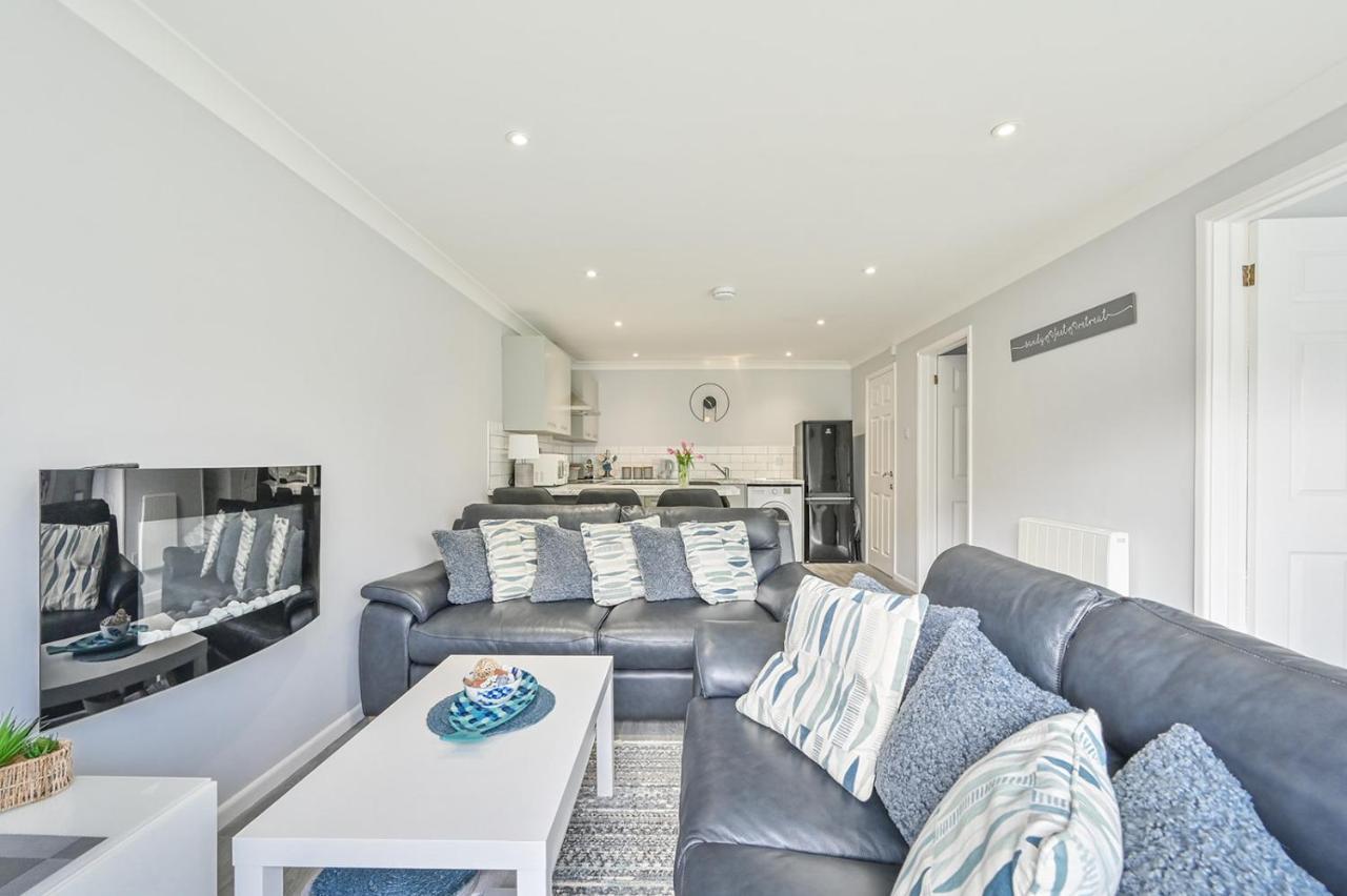 Captivating 2-Bed Villa In Millendreath Near Looe Bagian luar foto