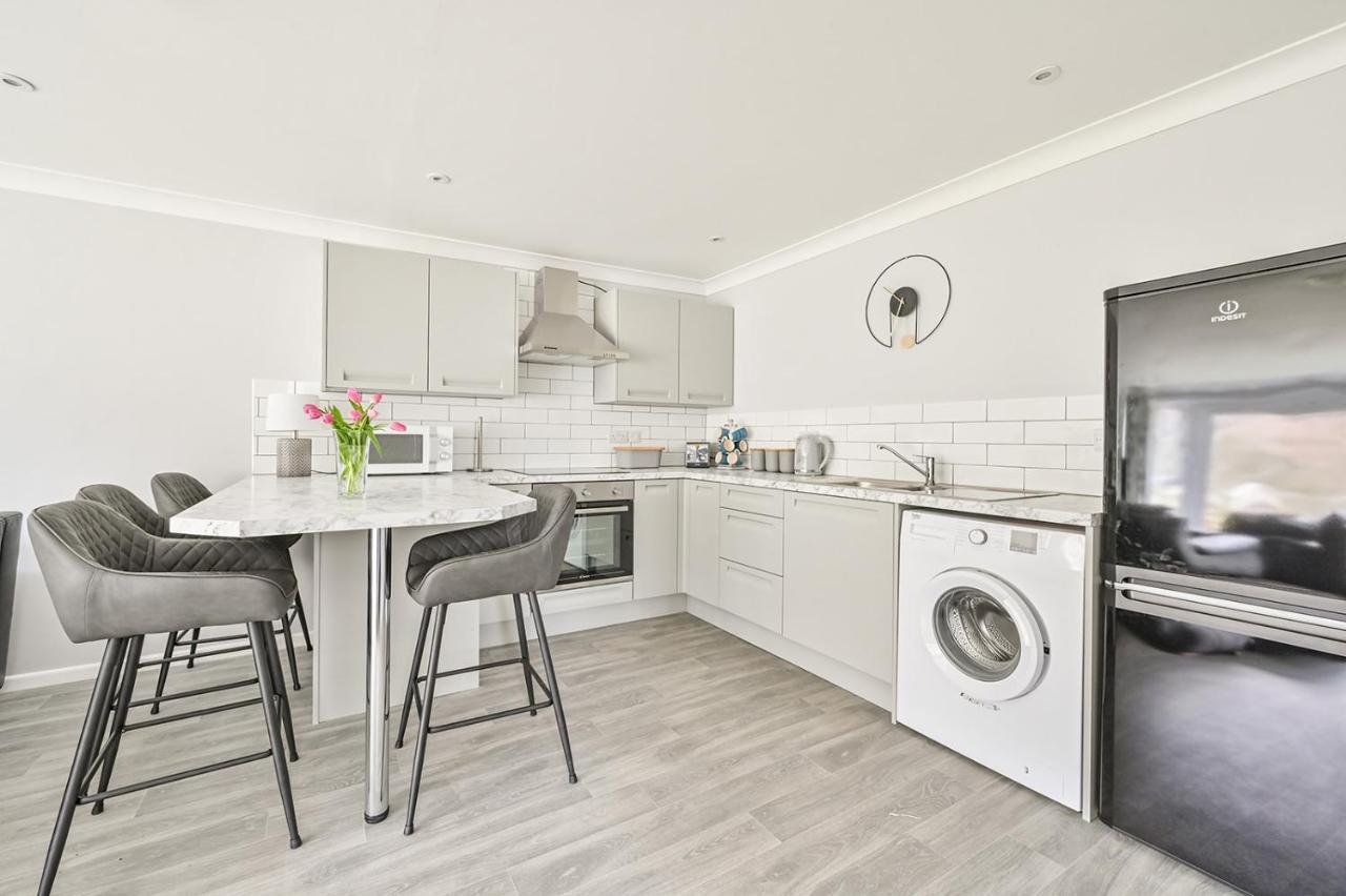 Captivating 2-Bed Villa In Millendreath Near Looe Bagian luar foto