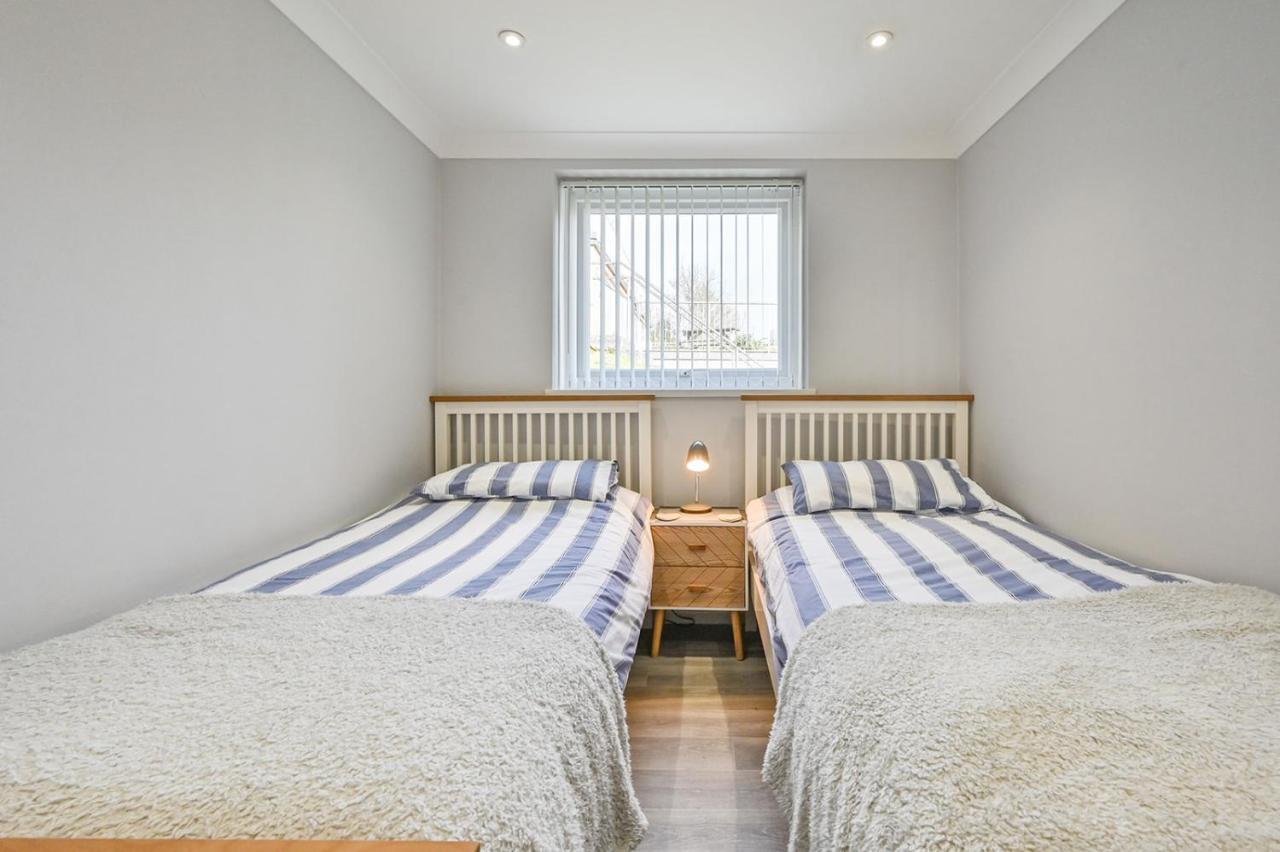 Captivating 2-Bed Villa In Millendreath Near Looe Bagian luar foto